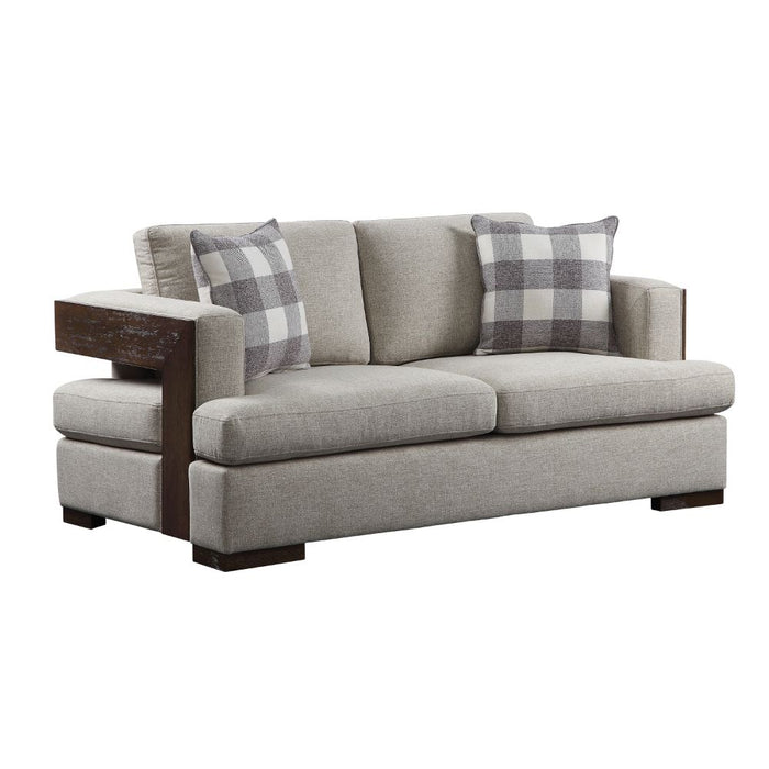 Loveseat w/2 Pillows