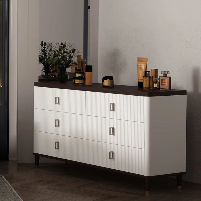 Dresser w/Jewelry Tray