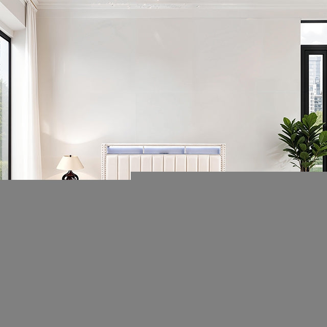 Farese Queen Bed w/ 2 Nightstands