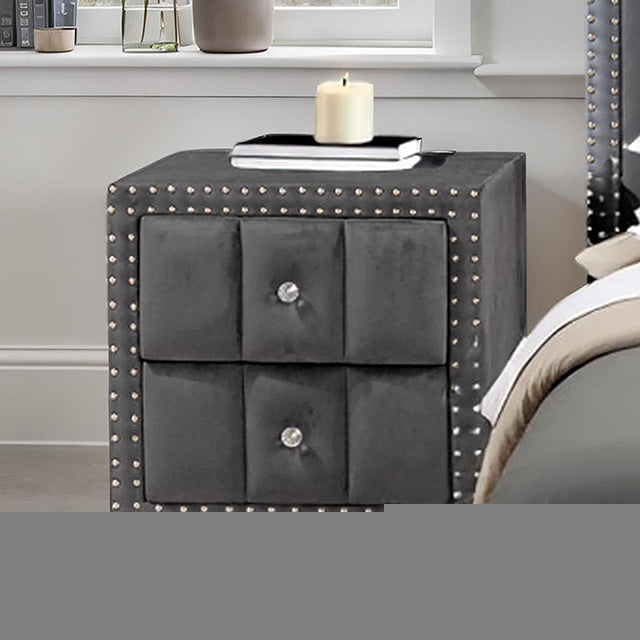 Farese Queen Bed w/ 2 Nightstands